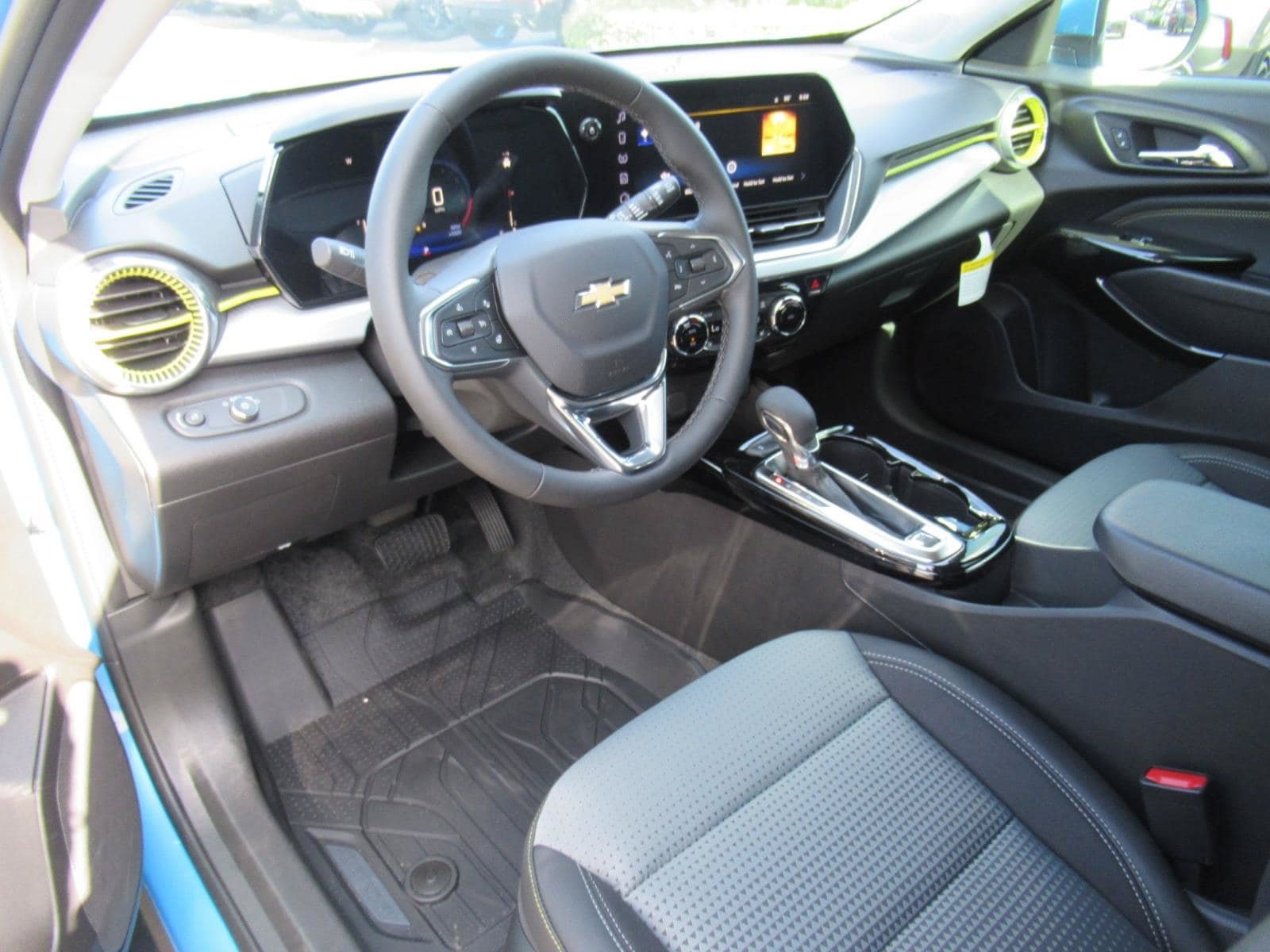 New 2026 Chevrolet Trax LT w/ Driver Confidence Package FWD image 17