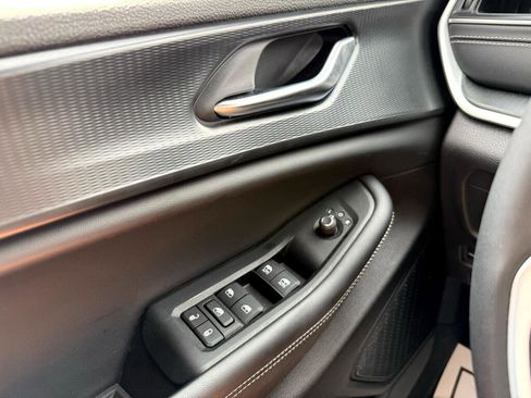 Used 2023 Jeep Grand Cherokee L Laredo w/ Luxury Tech Group I image 23