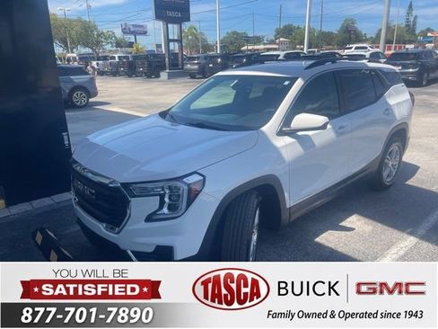 Used 2024 GMC Terrain SLE w/ Driver Convenience Package FWD image 1