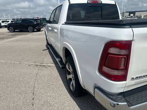 Used 2019 RAM 1500 Laramie AWD/4WD image 8