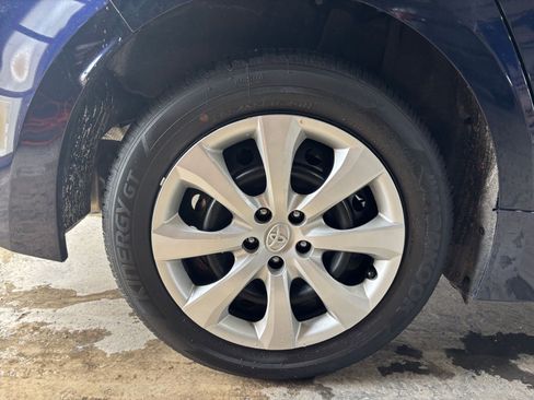 Used 2025 Toyota Corolla LE image 29