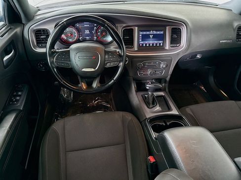 Used 2022 Dodge Charger SXT w/ Driver Convenience Group image 17