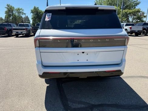 Used 2025 Lincoln Navigator L Reserve AWD/4WD image 3