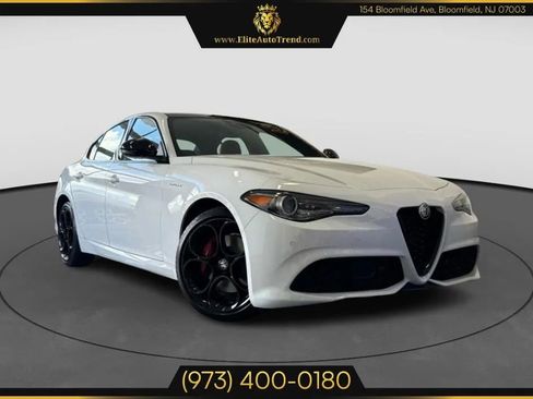 Used 2022 Alfa Romeo Giulia Veloce image 1