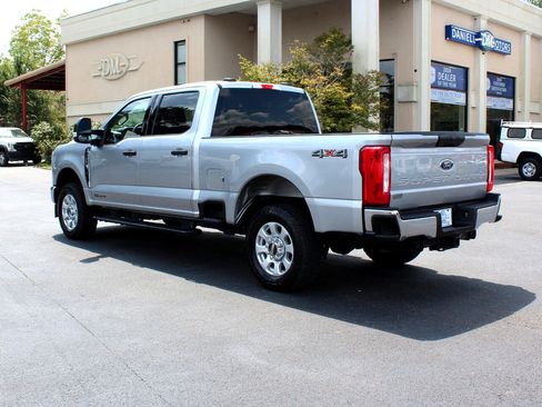 Used 2024 Ford F250 XLT image 11