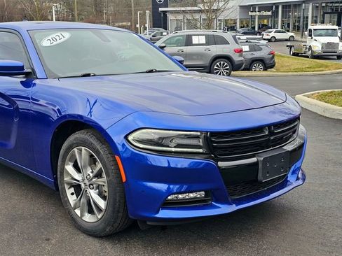 Used 2021 Dodge Charger SXT w/ Driver Convenience Group image 2