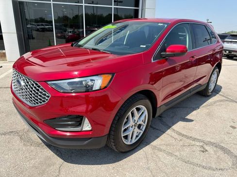 Used 2023 Ford Edge SEL w/ Convenience Package AWD/4WD image 3