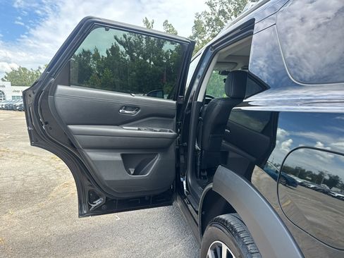 Used 2025 Nissan Pathfinder Platinum w/ Cargo Package FWD image 19