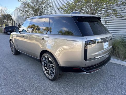 New 2026 Land Rover Range Rover Long Wheelbase SE AWD/4WD image 3