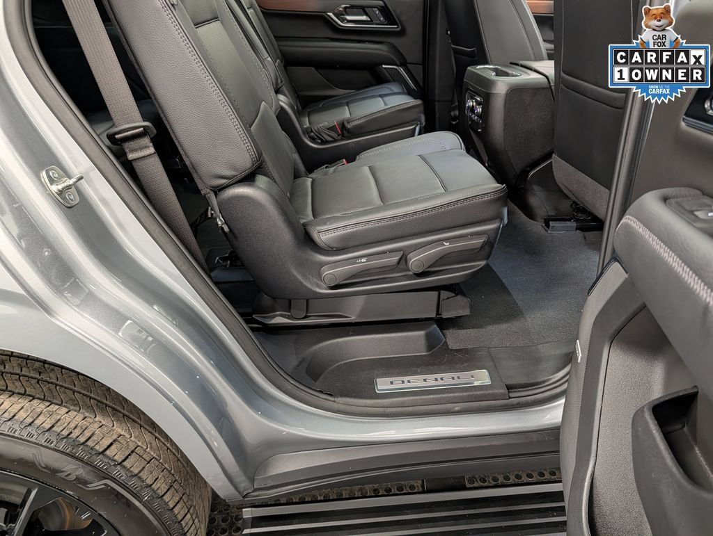 Used 2025 GMC Yukon Denali w/ Sun & Power Step Package AWD/4WD image 26