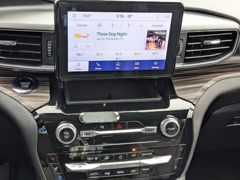 Used 2023 Ford Explorer Limited w/ Equipment Group 301A image 21