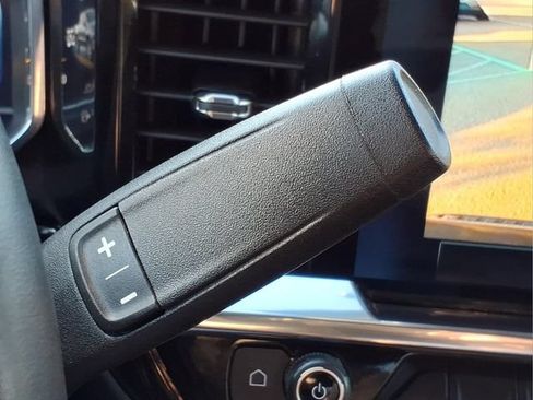 Used 2025 Chevrolet Silverado 1500 LT AWD/4WD image 19