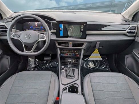 New 2026 Volkswagen Taos SE FWD image 15