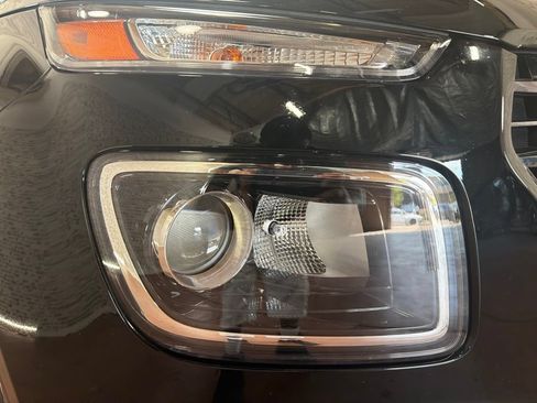 Certified 2026 Hyundai Venue SEL FWD image 9
