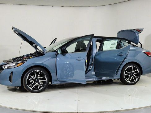 New 2025 Nissan Sentra SR w/ SR Premium Package image 10