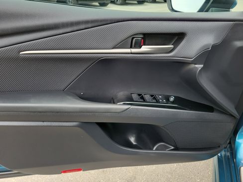 Used 2025 Toyota Camry SE FWD image 25