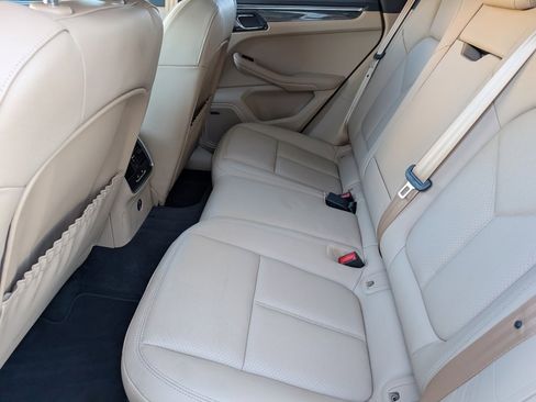 Certified 2025 Porsche Macan S image 27