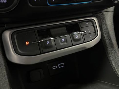 Used 2023 GMC Acadia SLE w/ Driver Convenience Package image 21