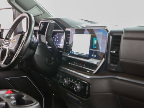 Used 2024 Chevrolet Silverado 3500 LT image 26