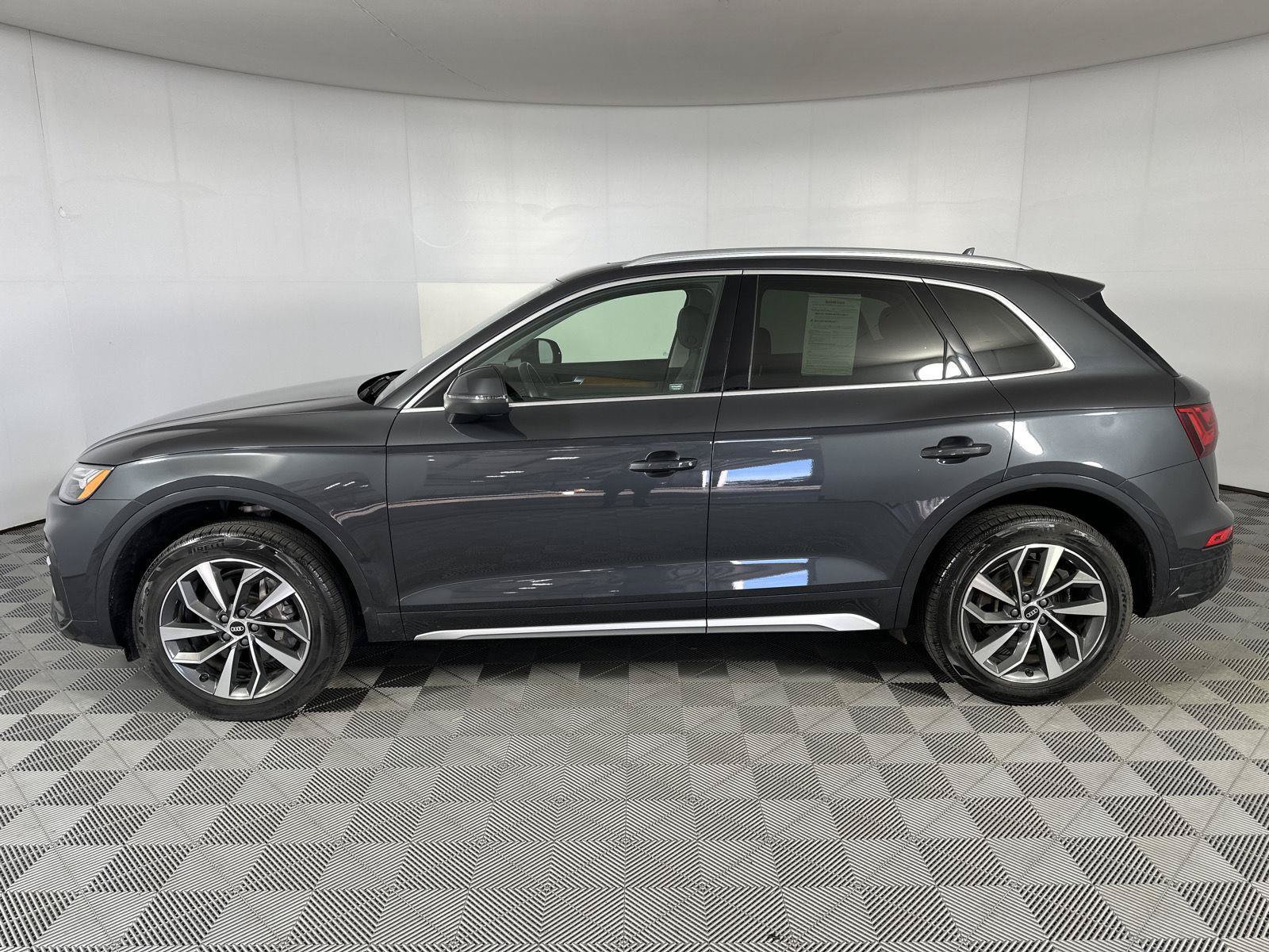 Used 2021 Audi Q5 2.0T Premium Plus w/ Premium Plus Package AWD/4WD image 6