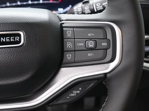 New 2026 Jeep Grand Wagoneer Limited AWD/4WD image 2