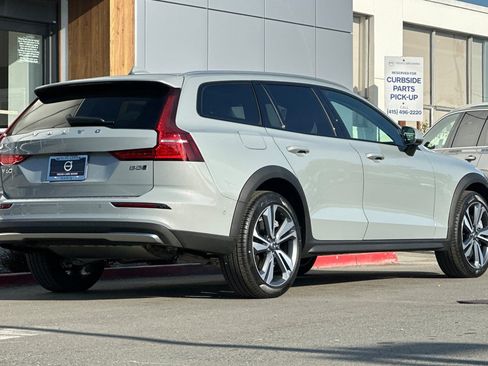 New 2026 Volvo V60 B5 Cross Country Plus w/ Climate Package AWD/4WD image 2