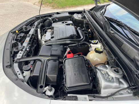 Used 2023 Chevrolet Malibu LT image 9