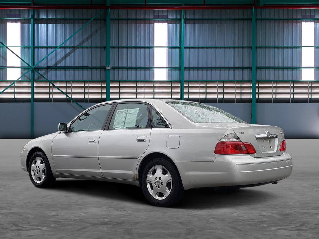Used 2003 Toyota Avalon XLS FWD image 3