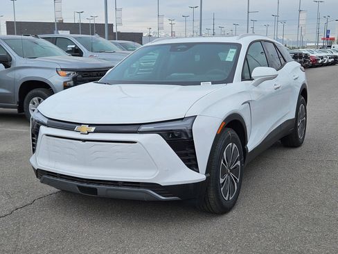 New 2025 Chevrolet Blazer EV LT w/ Super Cruise Package image 9