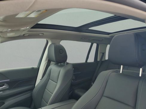 Used 2026 Mercedes-Benz GLS 450 4MATIC image 27