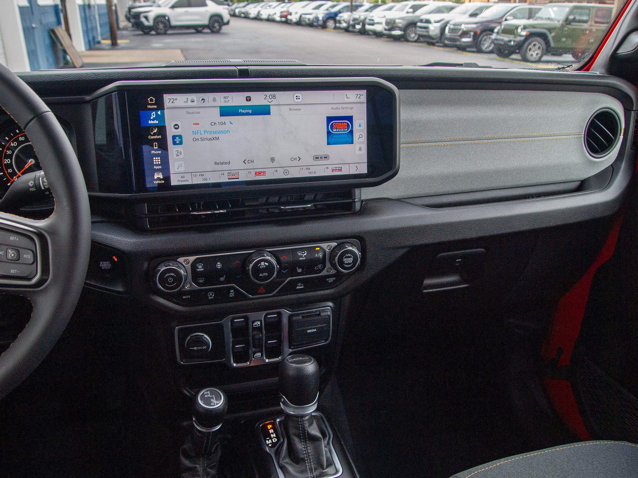 Used 2024 Jeep Gladiator Sport AWD/4WD image 15