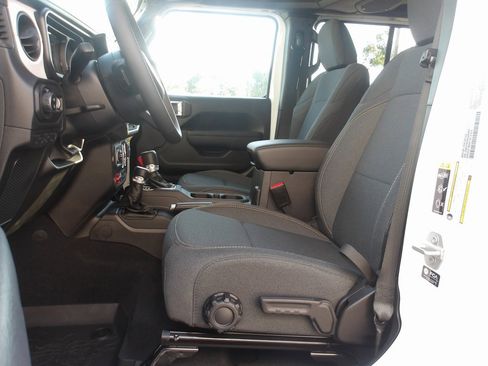 New 2025 Jeep Gladiator Willys image 12