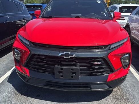 Used 2023 Chevrolet Blazer RS w/ Driver Confidence II Package FWD image 2