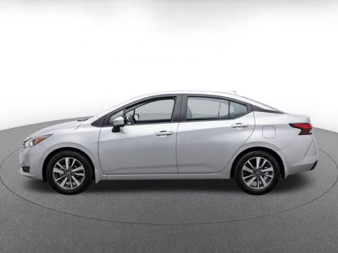 Used 2025 Nissan Versa SV FWD image 4