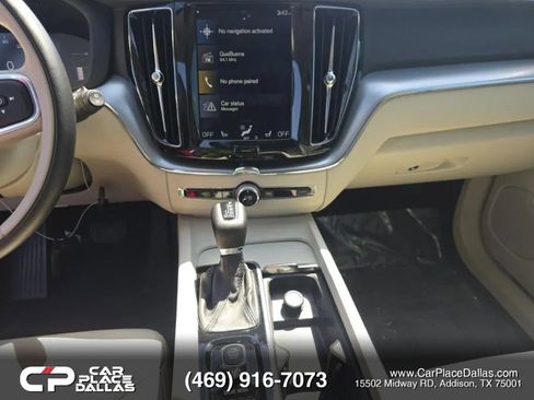 Used 2019 Volvo XC60 T5 Momentum image 12