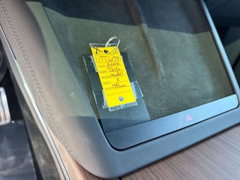 Used 2022 Tesla Model X image 37