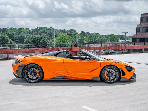 Used 2022 McLaren 765LT RWD image 5