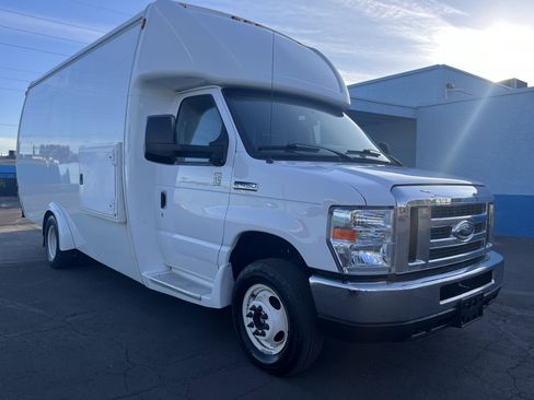 Used 2017 Ford E-450 and Econoline 450 Super Duty w/ Shuttle Bus Prep Package image 1
