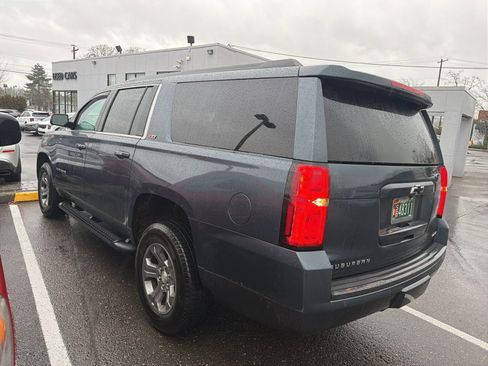 Used 2020 Chevrolet Suburban LT w/ Luxury Package image 4