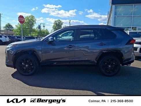 Used 2022 Toyota RAV4 SE w/ Convenience Package AWD/4WD image 9