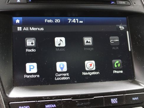 Used 2017 Hyundai Santa Fe Limited image 28