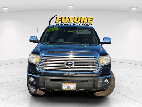 Used 2017 Toyota Tundra Limited w/ Limited Premium Package RWD image 4