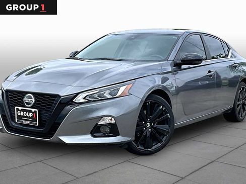 Used 2022 Nissan Altima 2.5 SR w/ Midnight Edition Package FWD image 1