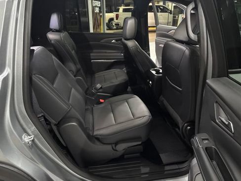 Used 2024 Chevrolet Traverse LT w/ Midnight/Sport Edition AWD/4WD image 37