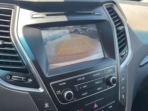 Used 2017 Hyundai Santa Fe SE AWD/4WD image 17