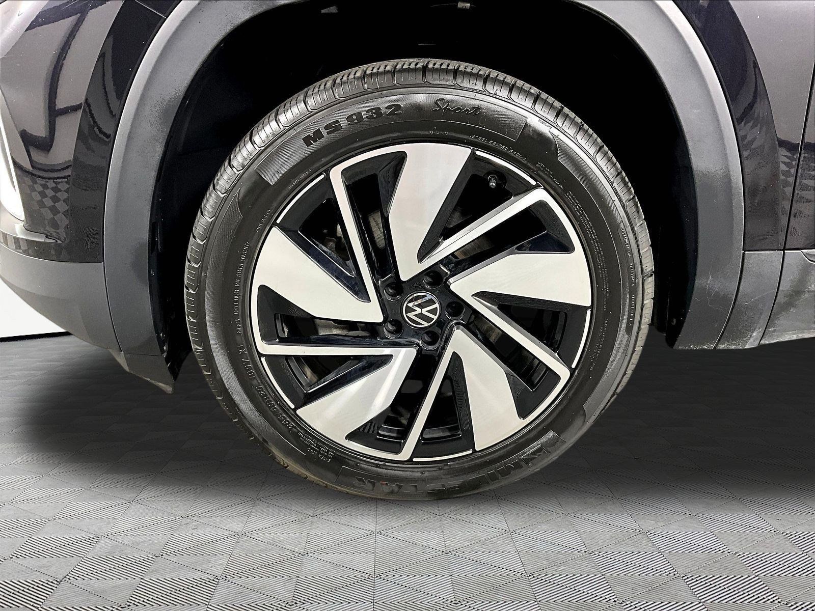 Used 2025 Volkswagen Atlas SE AWD/4WD image 34
