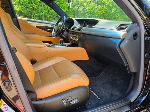 Used 2015 Lexus LS 460 AWD w/ F Sport Package image 41