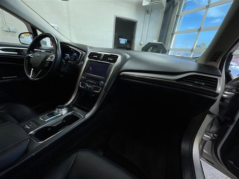 Used 2018 Ford Fusion SE w/ Equipment Group 602A image 29