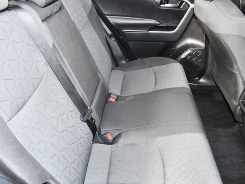 Used 2025 Toyota RAV4 XLE AWD/4WD image 45
