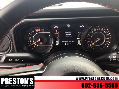 Used 2025 Jeep Wrangler Unlimited Rubicon AWD/4WD image 14